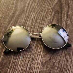 Chic Silver Round Sunglasses